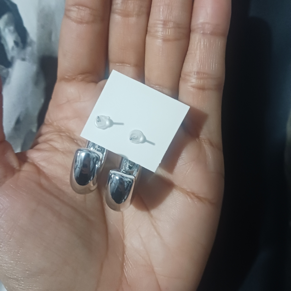 NEW Women fashion Silver Hoop Mini Earrings - Picture 4 of 5